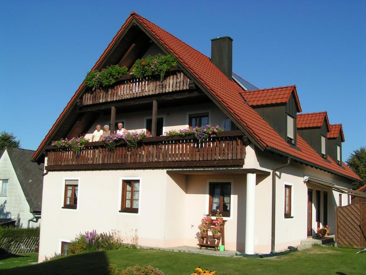 Gaestehaus Gertraud Neualbenreuth Exterior foto